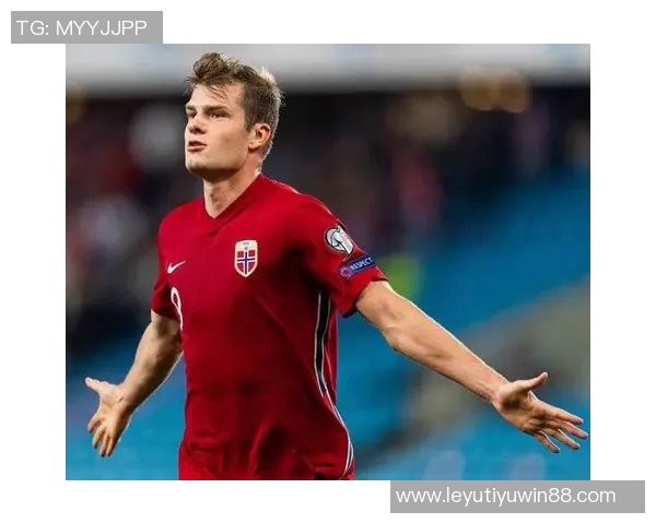 费内巴切瞄准世界级前锋莱万或瑟尔洛特成引援目标